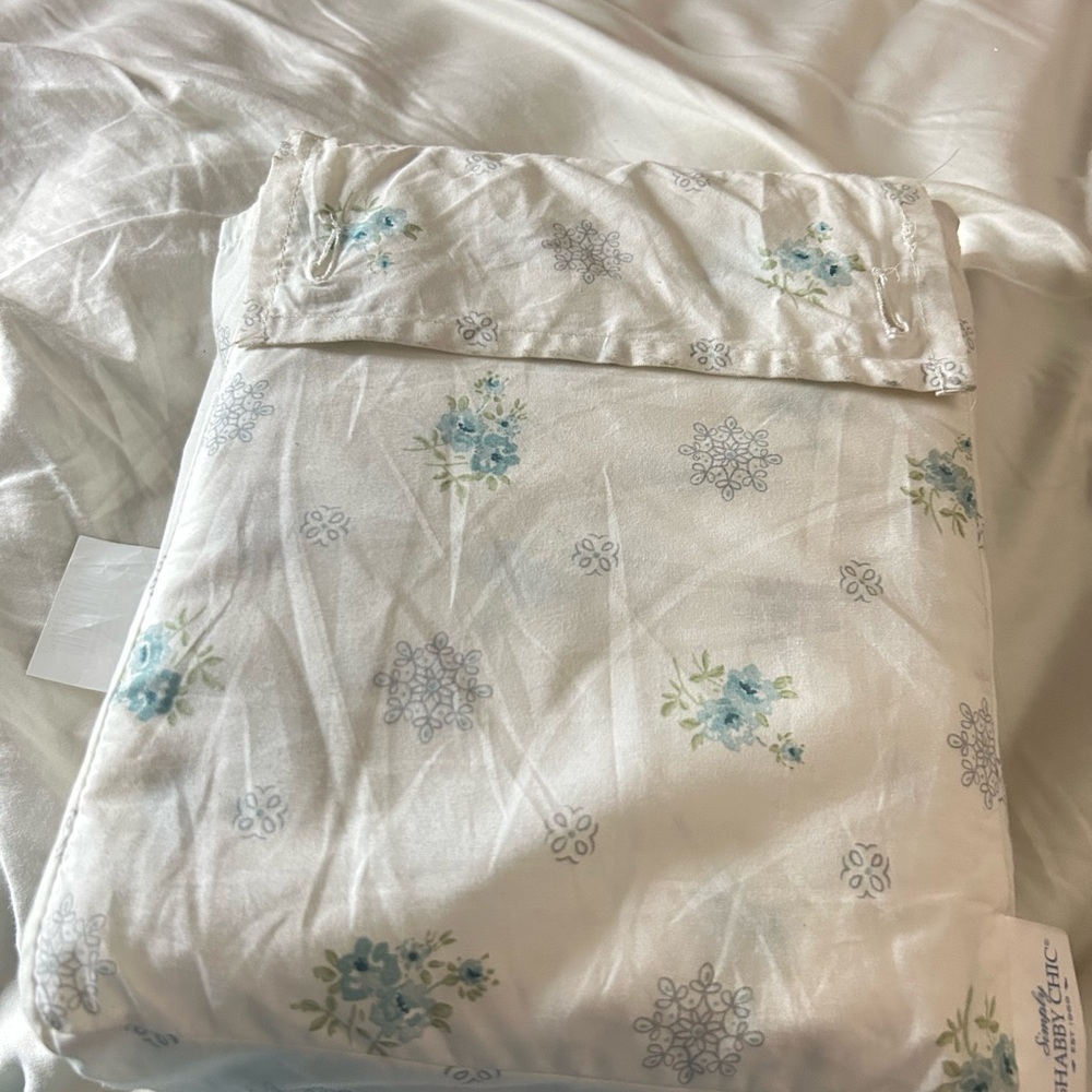 Simply Shabby Chic White Blue Floral Medallion Sheet Set - twin